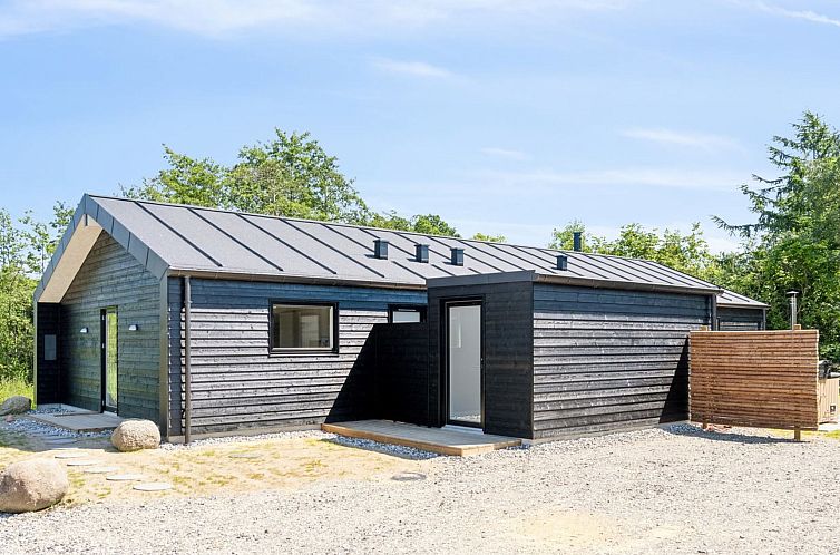 Vakantiehuis "Lonneke" - 450m from the sea