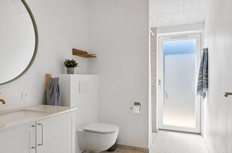 Vakantiehuis "Lonneke" - 450m from the sea