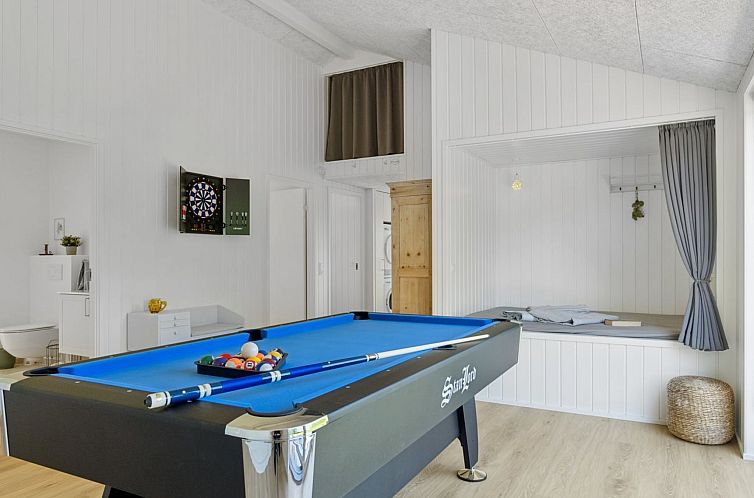 Vakantiehuis "Lonneke" - 450m from the sea