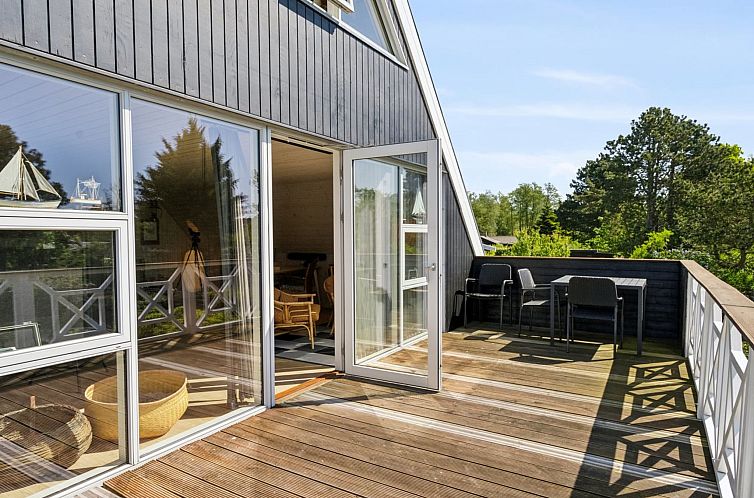 Vakantiehuis "Eikka" - 100m from the sea