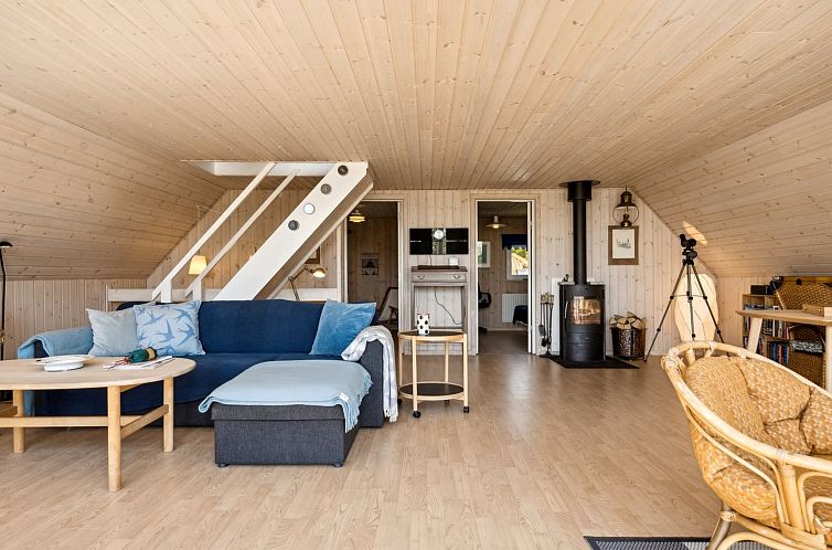 Vakantiehuis "Eikka" - 100m from the sea