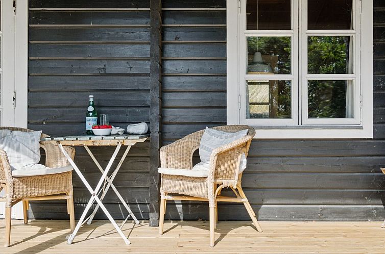 Vakantiehuis "Dorthie" - 1.7km from the sea