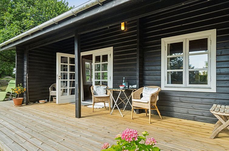 Vakantiehuis "Dorthie" - 1.7km from the sea