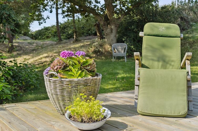 Vakantiehuis "Dorthie" - 1.7km from the sea