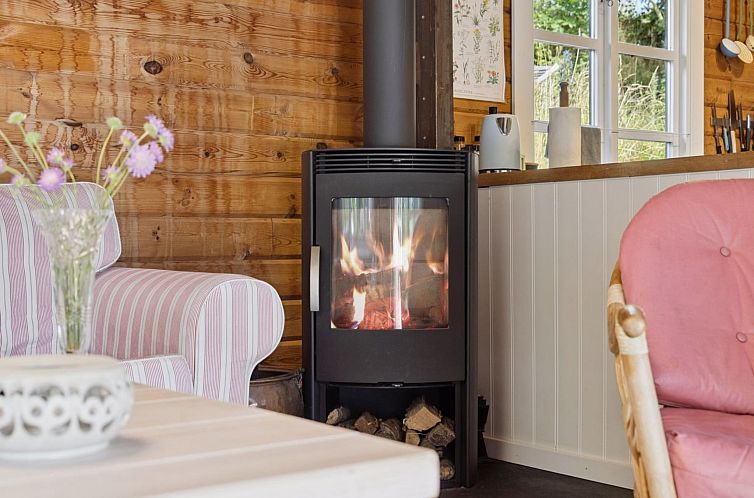 Vakantiehuis "Dorthie" - 1.7km from the sea