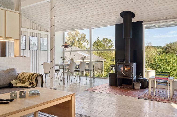 Vakantiehuis "Henryk" - 350m from the sea