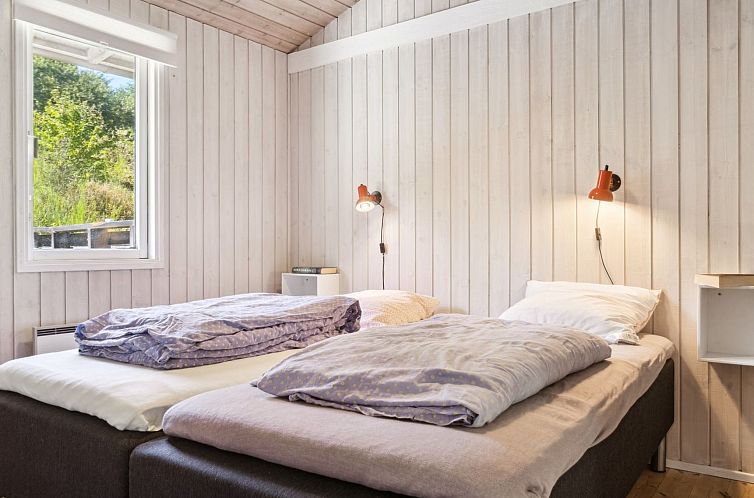 Vakantiehuis "Henryk" - 350m from the sea