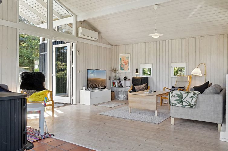 Vakantiehuis "Henryk" - 350m from the sea