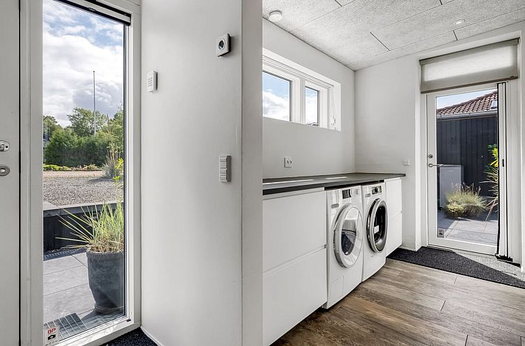 Vakantiehuis "Bondi" - 75m from the sea