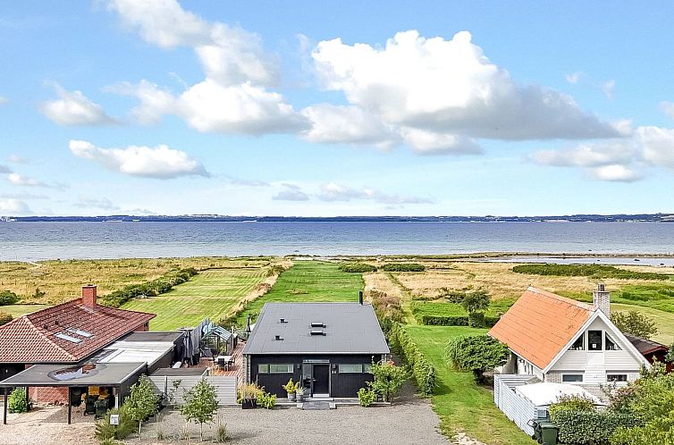 Vakantiehuis "Bondi" - 75m from the sea