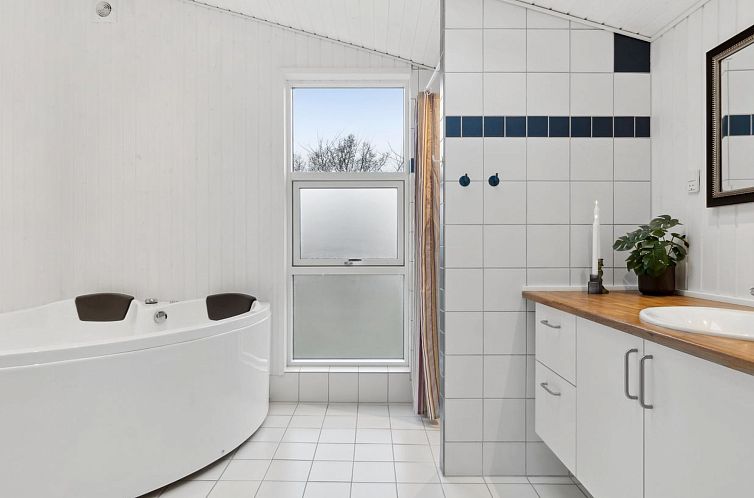 Vakantiehuis "Rik" - 2km from the sea