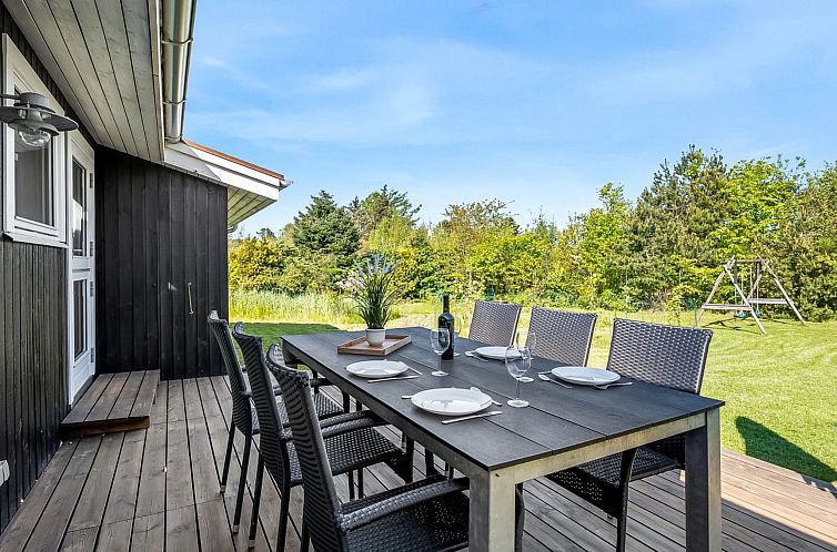 Vakantiehuis "Rik" - 2km from the sea