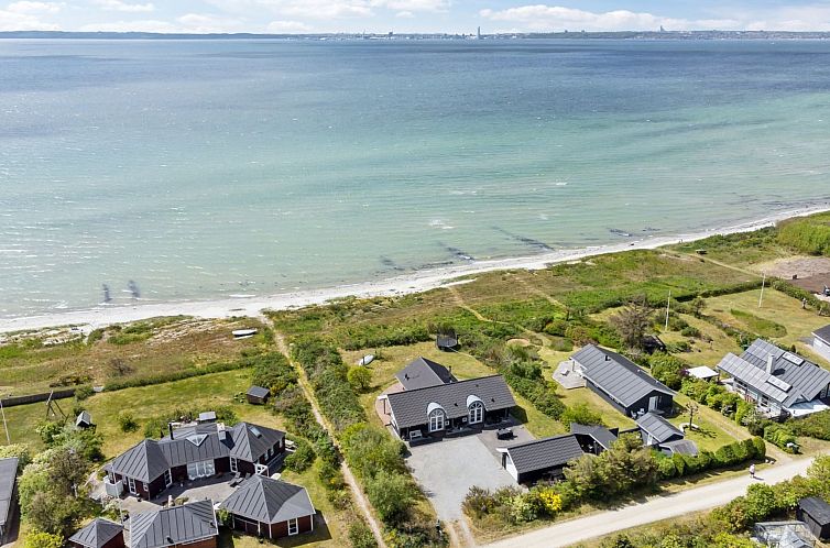 Vakantiehuis "Elspeth" - 25m from the sea