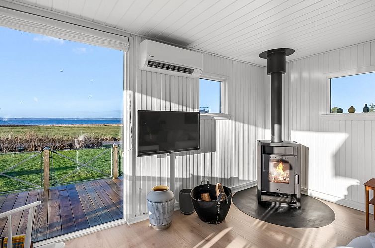 Vakantiehuis "Gustav" - 50m from the sea