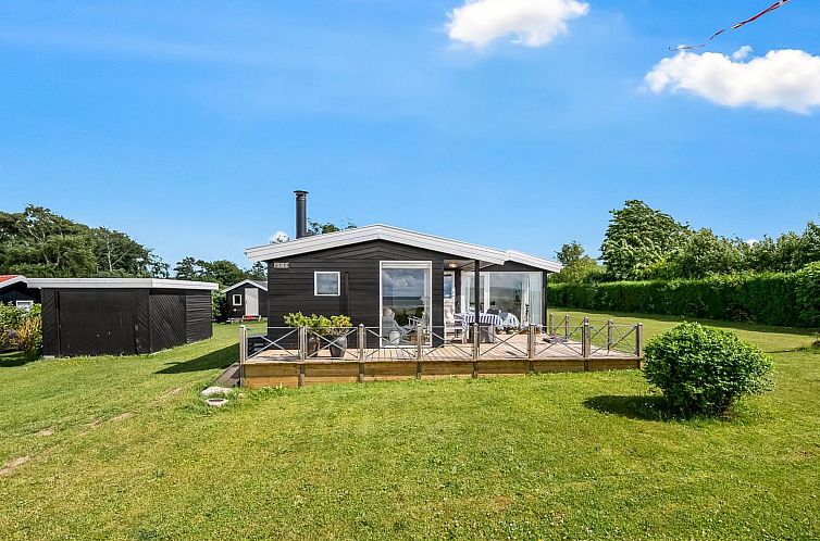 Vakantiehuis "Gustav" - 50m from the sea