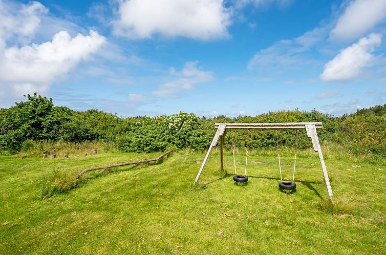 Vakantiehuis "Ernesta" -  from the sea