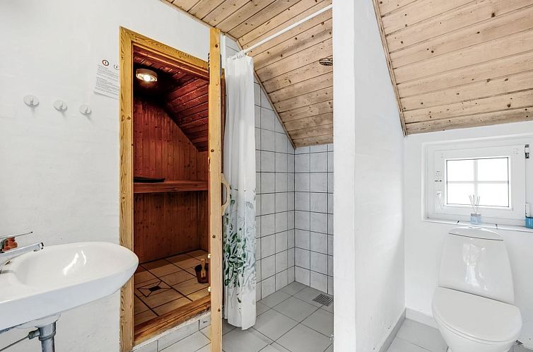 Vakantiehuis "Ulf" - 2km from the sea