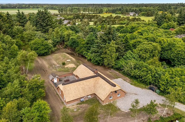 Vakantiehuis "Ulf" - 2km from the sea