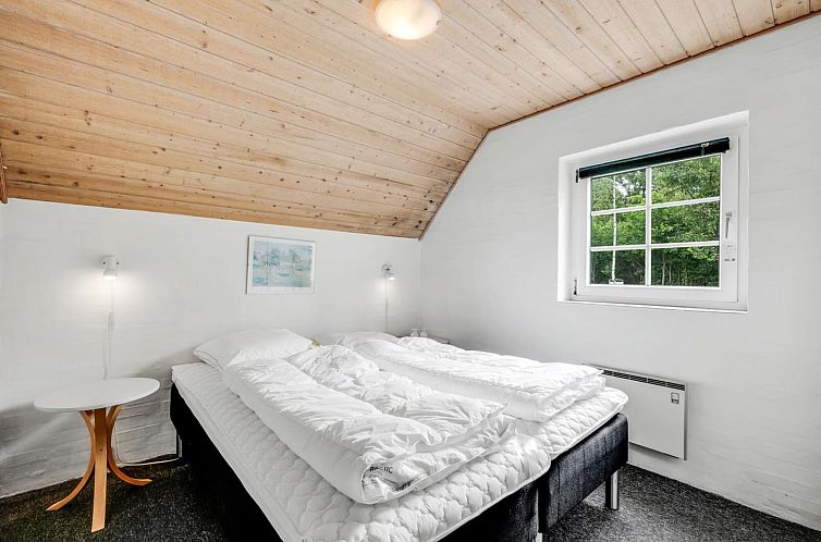 Vakantiehuis "Ulf" - 2km from the sea