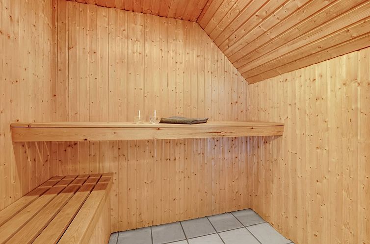 Vakantiehuis "Ulf" - 2km from the sea