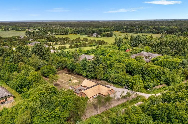 Vakantiehuis "Ulf" - 2km from the sea