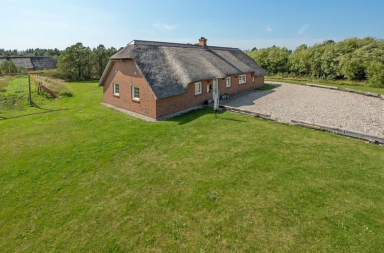 Vakantiehuis "Jorkin" - 1.8km from the sea