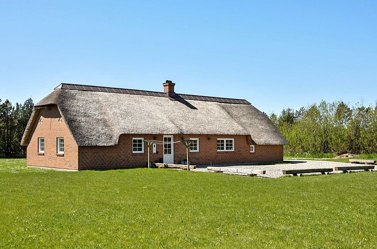 Vakantiehuis "Jorkin" - 1.8km from the sea