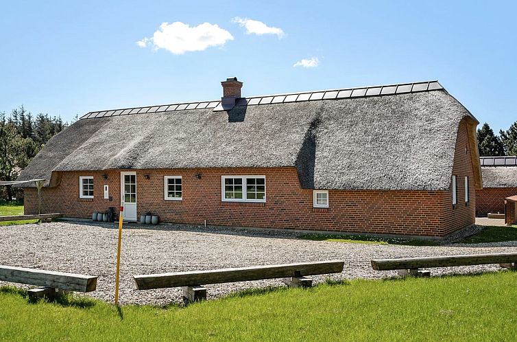 Vakantiehuis "Jorkin" - 1.8km from the sea