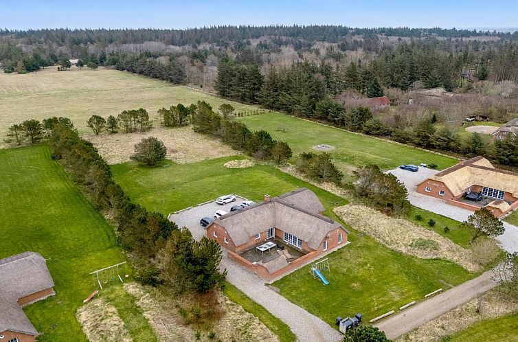 Vakantiehuis "Jorkin" - 1.8km from the sea