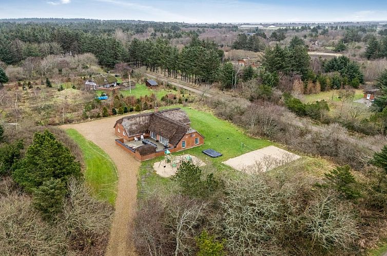 Vakantiehuis "Aagot" - 1.7km from the sea