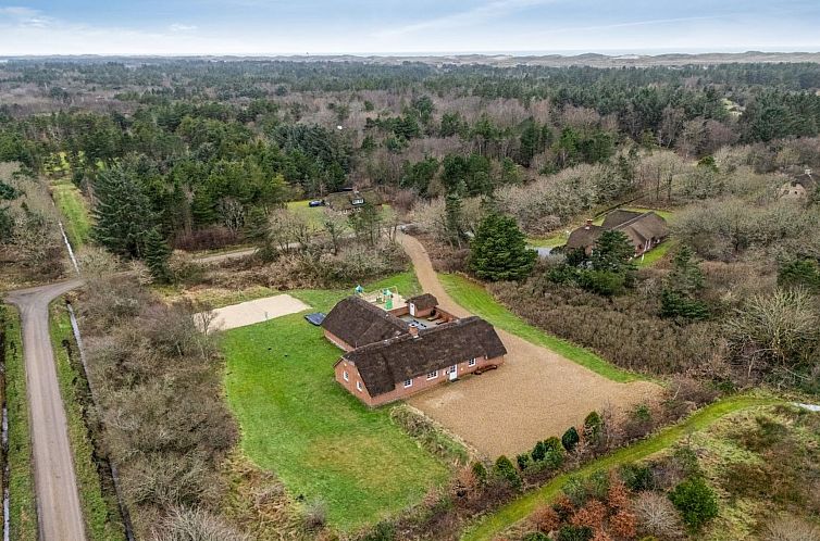 Vakantiehuis "Aagot" - 1.7km from the sea