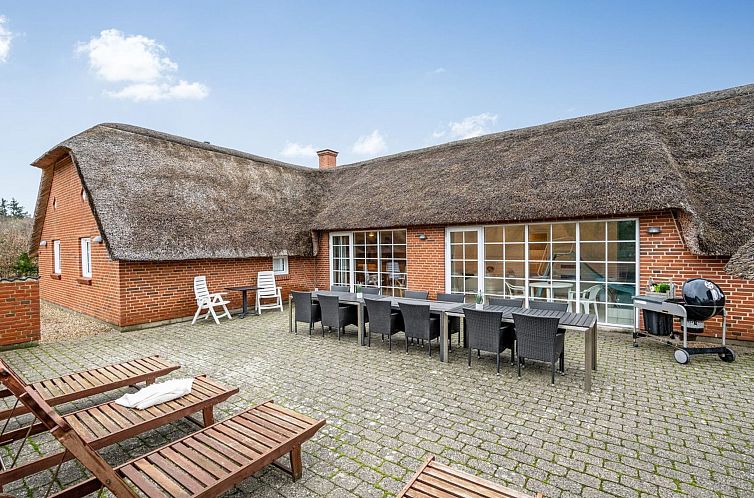 Vakantiehuis "Aagot" - 1.7km from the sea