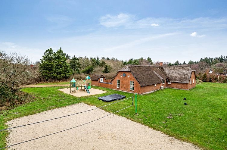 Vakantiehuis "Aagot" - 1.7km from the sea