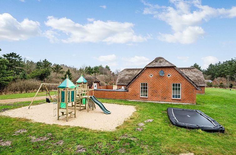 Vakantiehuis "Aagot" - 1.7km from the sea