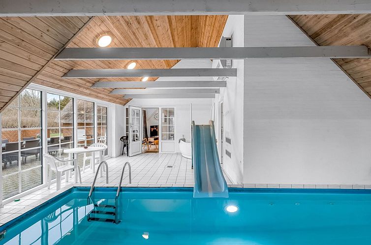 Vakantiehuis "Aagot" - 1.7km from the sea