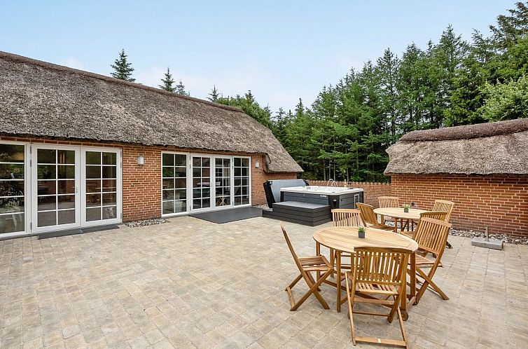 Vakantiehuis "Erla" - 2.3km from the sea