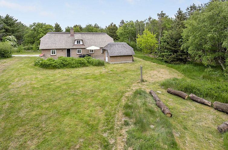 Vakantiehuis "Osmo" - 900m from the sea