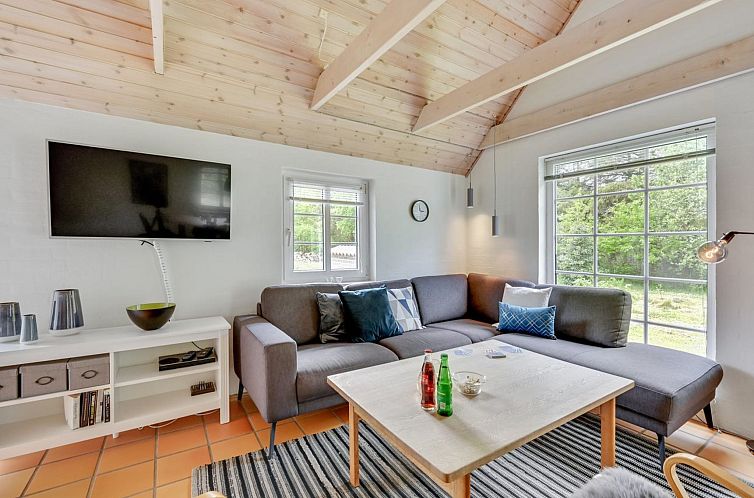 Vakantiehuis "Osmo" - 900m from the sea