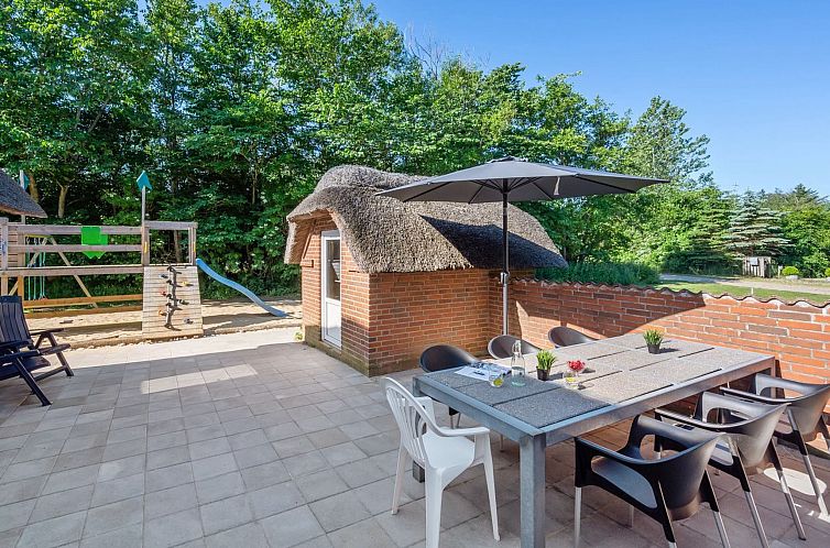 Vakantiehuis "Thana" - 1.4km from the sea