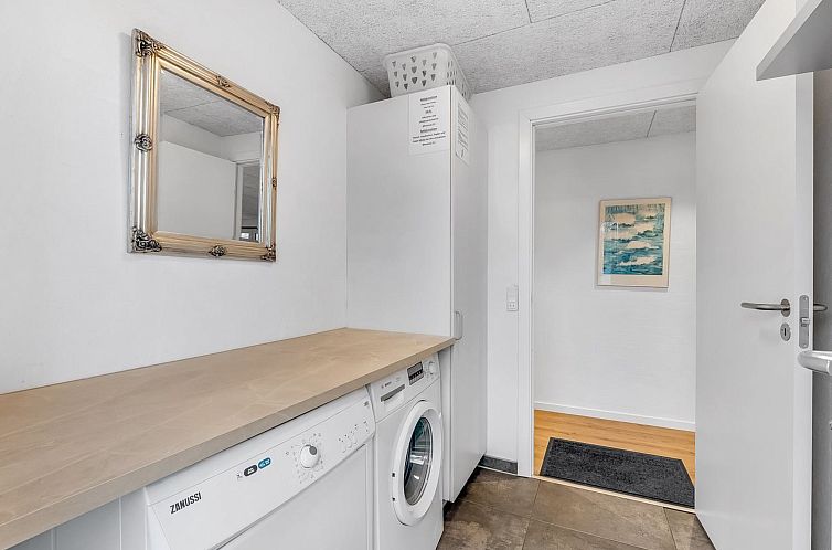 Vakantiehuis "Thana" - 1.4km from the sea