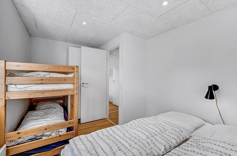 Vakantiehuis "Thana" - 1.4km from the sea