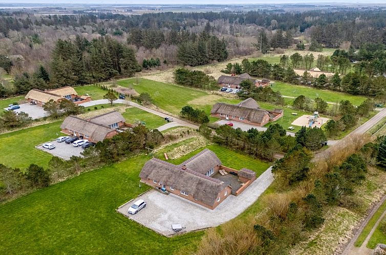 Vakantiehuis "Aane" - 1.8km from the sea