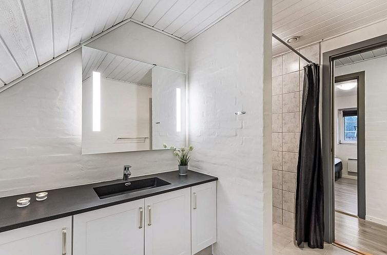 Vakantiehuis "Aane" - 1.8km from the sea