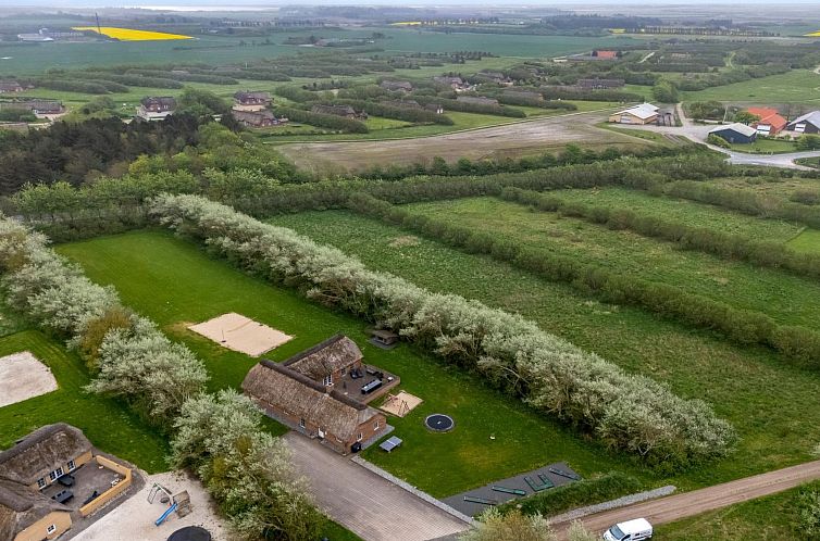 Vakantiehuis "Benthe" -  from the sea