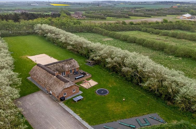 Vakantiehuis "Benthe" -  from the sea