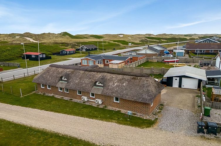 Vakantiehuis "Cornelius" - 900m from the sea