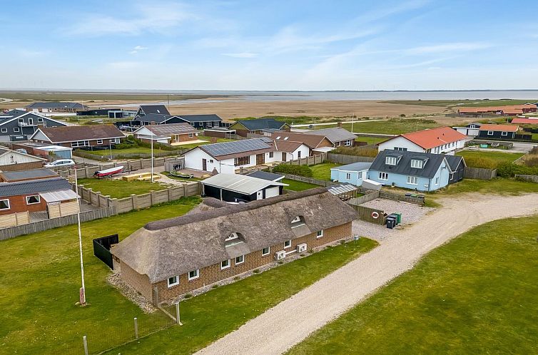 Vakantiehuis "Cornelius" - 900m from the sea