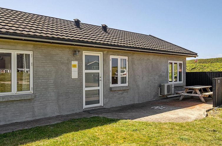 Vakantiehuis "Ludwik" - 150m from the sea