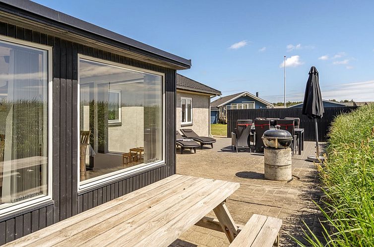 Vakantiehuis "Ludwik" - 150m from the sea