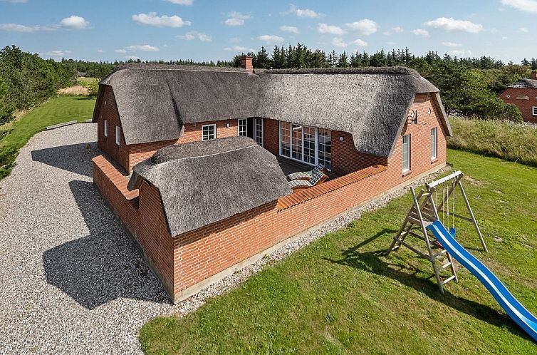 Vakantiehuis "Aane" - 1.8km from the sea